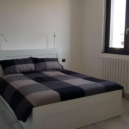 Black And White B&B Urgnano Esterno foto